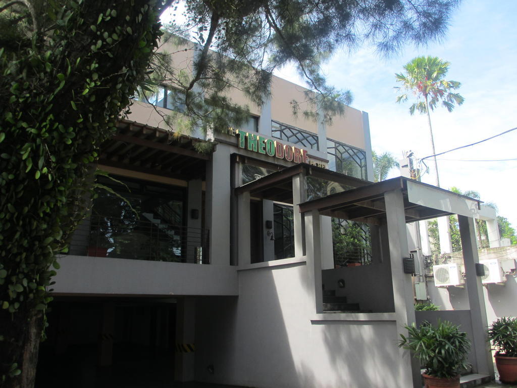 The Theodore Hotel Tagaytay City ภายนอก รูปภาพ