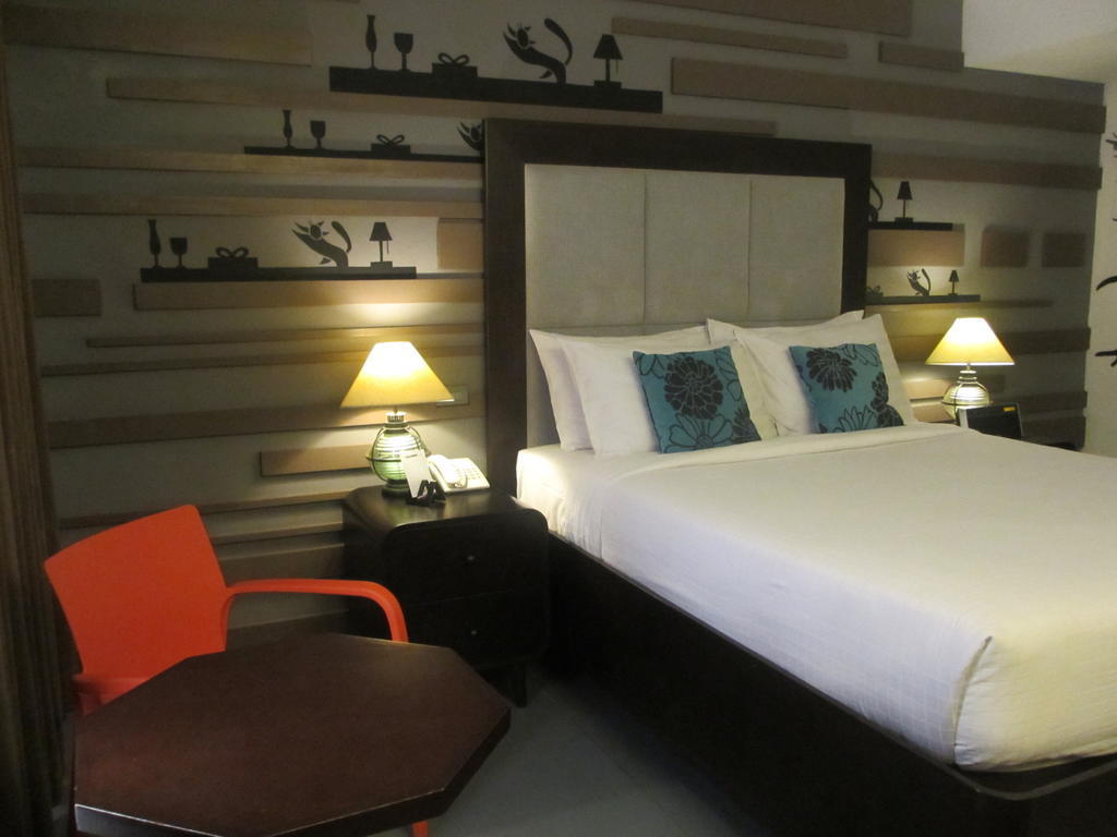 The Theodore Hotel Tagaytay City ภายนอก รูปภาพ