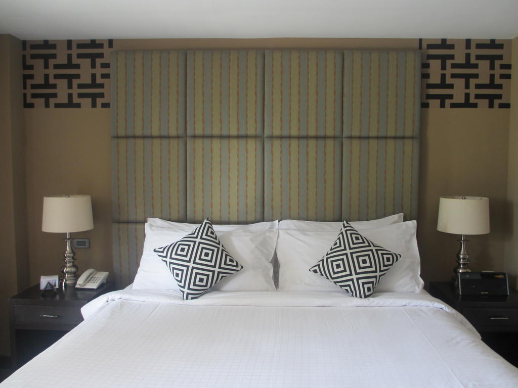 The Theodore Hotel Tagaytay City ภายนอก รูปภาพ
