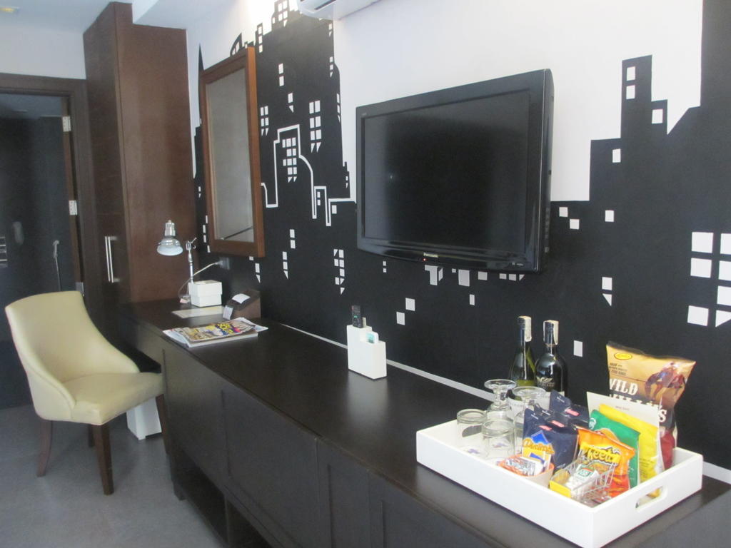 The Theodore Hotel Tagaytay City ภายนอก รูปภาพ
