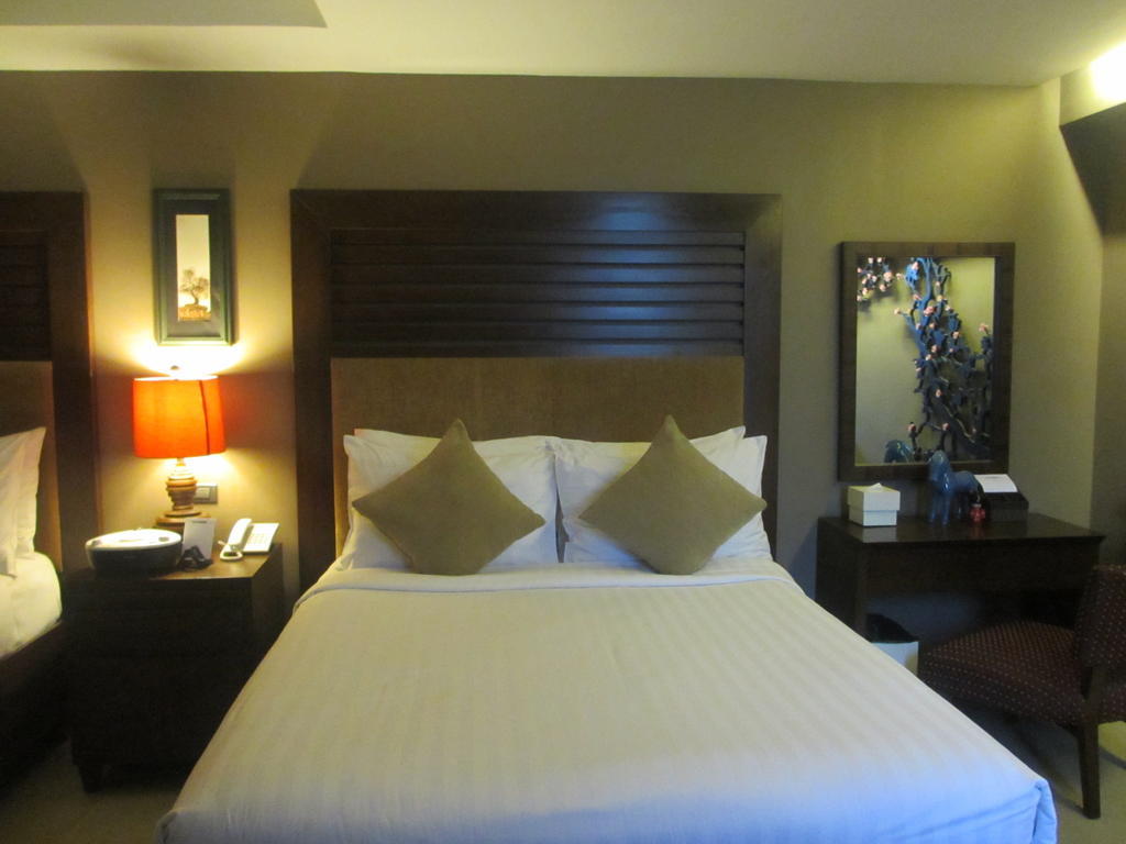 The Theodore Hotel Tagaytay City ภายนอก รูปภาพ