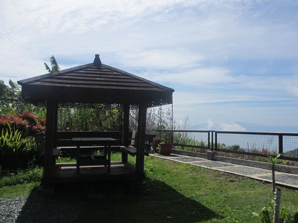 The Theodore Hotel Tagaytay City ภายนอก รูปภาพ